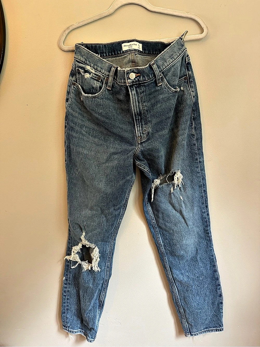 Abercrombie & Fitch The Mom High Rise Distressed Blue Jeans | NWOT